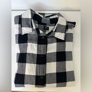 Uniqlo Black and White 100% Cotton Plaid Shirt (XS)